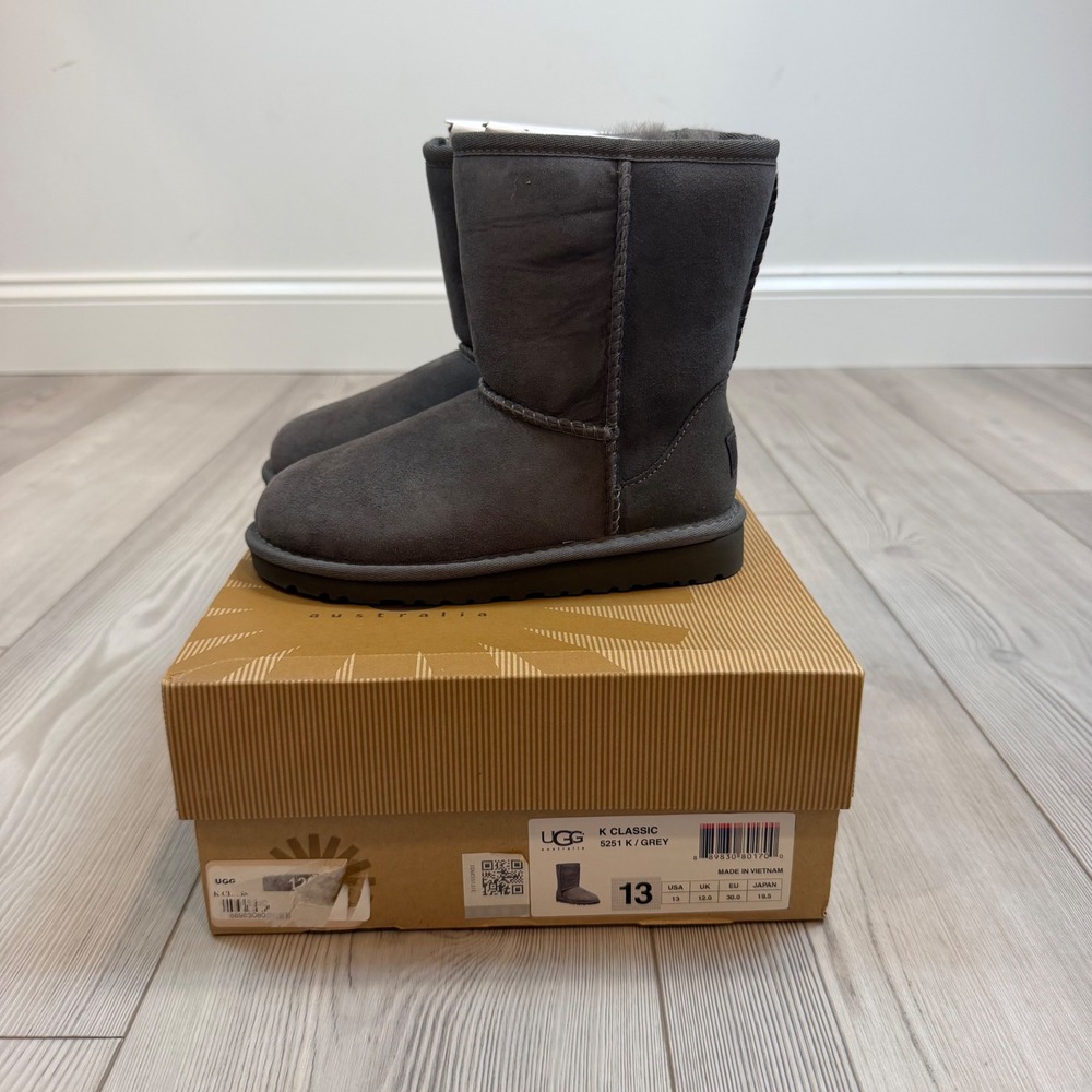 NEW UGG Kids Classic II Grey Suede Sheepskin Boots 5251 Size 13 Kids